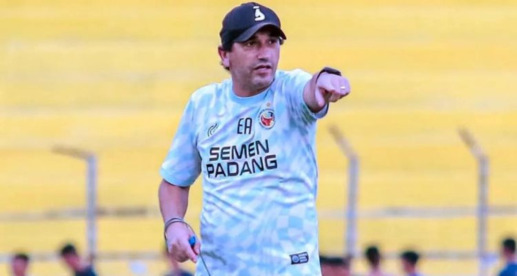 Eduardo Filipe Arroja Almeida, Pelatih Semen Padang. (foto : ligaindonesiabaru.com)