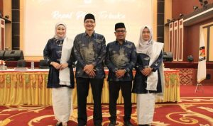 Ketua TP PKK Pesisir Selatan, Lisda Hendrajoni, yang juga menjabat sebagai Ketua Ikatan Alumni Pascasarjana Universitas Negeri Padang (UNP), dalam acara di Painan, hari Kamis, tanggal 15 Mei 2025. (URANGMINANG.ID/PESISIRSELATANKAB.GO.ID)
