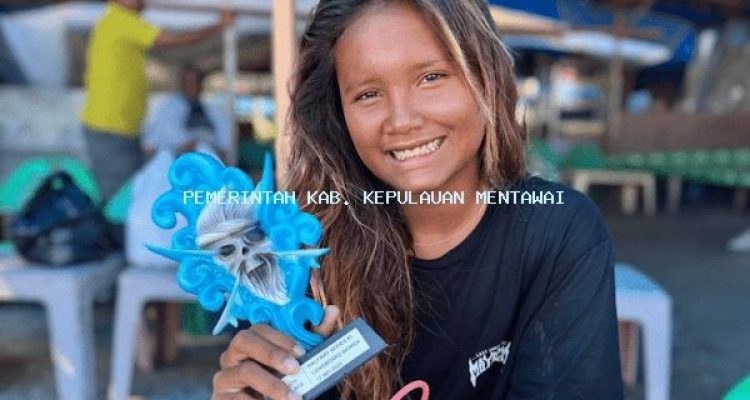 Peselancar Asal Kabupaten Mentawai, Provinsi Sumatera Barat, mengikuti Halfway Surfing Series yang digelar di Pantai Kuta, Bali. (URANGMINANG.ID/MENTAWAIKAB.GO.ID)