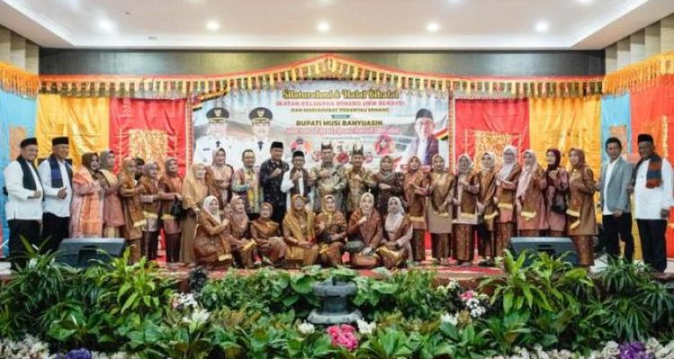 Ikatan Keluarga Minang (IKM) Kecamatan Sekayu, Kabupaten Musi Banyuasin (Muba), Provinsi Sumatera Selatan (Sumsel), menggelar acara silaturahmi dan halal bi halal di Gedung Dharma Wanita, pada hari Rabu, tanggal 30 April 2025. (UrangMinang.id/Dinkomfo Muba)