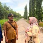 Pemerintah Kabupaten (Pemkab) Pesisir Selatan melalui Dinas Pekerjaan Umum dan Tata Ruang (PUTR), memastikan pengaspalan ruas jalan Silaut 2, Kecamatan Silaut, akan dimulai pada Juni 2025. (foto : pesisirselatankab.go.id)