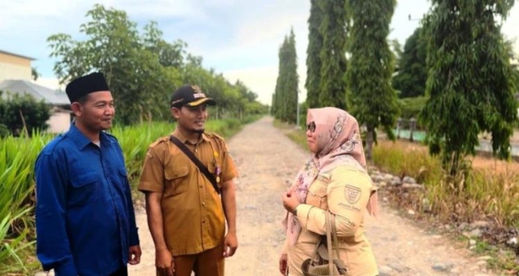 Pemerintah Kabupaten (Pemkab) Pesisir Selatan melalui Dinas Pekerjaan Umum dan Tata Ruang (PUTR), memastikan pengaspalan ruas jalan Silaut 2, Kecamatan Silaut, akan dimulai pada Juni 2025. (foto : pesisirselatankab.go.id)