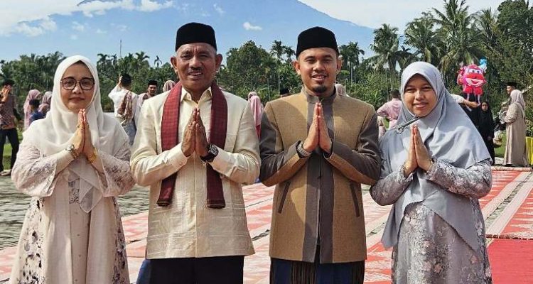 H. Safni dan Ahlul Badrito Resha sebagai Bupati dan Wakil Bupati Kabupaten Lima Puluh Kota. (URANGMINANG.ID/LIMAPULUHKOTAKAB.GO.ID)