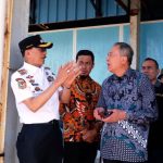 Bupati Kabupaten Pesisir Selatan, Hendrajoni, bersama jajaran organisasi perangkat daerah, pada hari Rabu, tanggal 23 Juli 2025, melakukan kunjungan lapangan ke sejumlah titik strategis, bersama President Commissioner PT Awina Sinergi Internasional, Nakamura Hirohide, yang mewakili calon investor dari Jepang. (foto : pesisirselatankab.go.id)