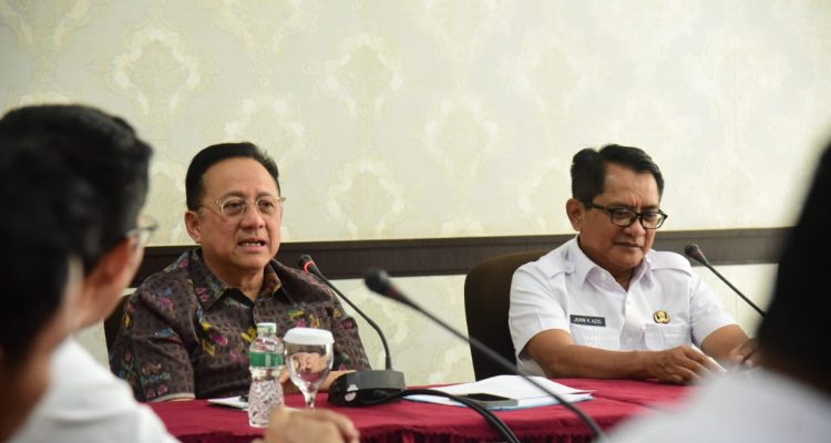 Anggota Dewan Perwakilan Daerah (DPD) Republik Indonesia, H. Irman Gusman, melakukan kunjungan kerja ke Kantor Bupati Padang Pariaman di Parit Malintang, dalam rangka reses dan inventarisasi pengawasan program strategis daerah. (URANGMINANG.ID/Padangpariamankab.go.id)