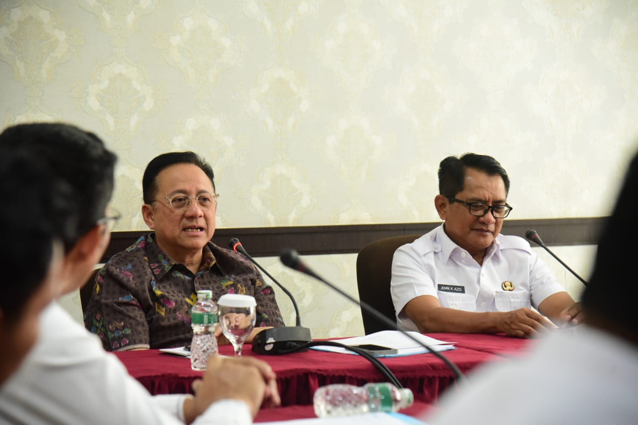 Anggota Dewan Perwakilan Daerah (DPD) Republik Indonesia, H. Irman Gusman, melakukan kunjungan kerja ke Kantor Bupati Padang Pariaman di Parit Malintang, dalam rangka reses dan inventarisasi pengawasan program strategis daerah. (URANGMINANG.ID/Padangpariamankab.go.id)